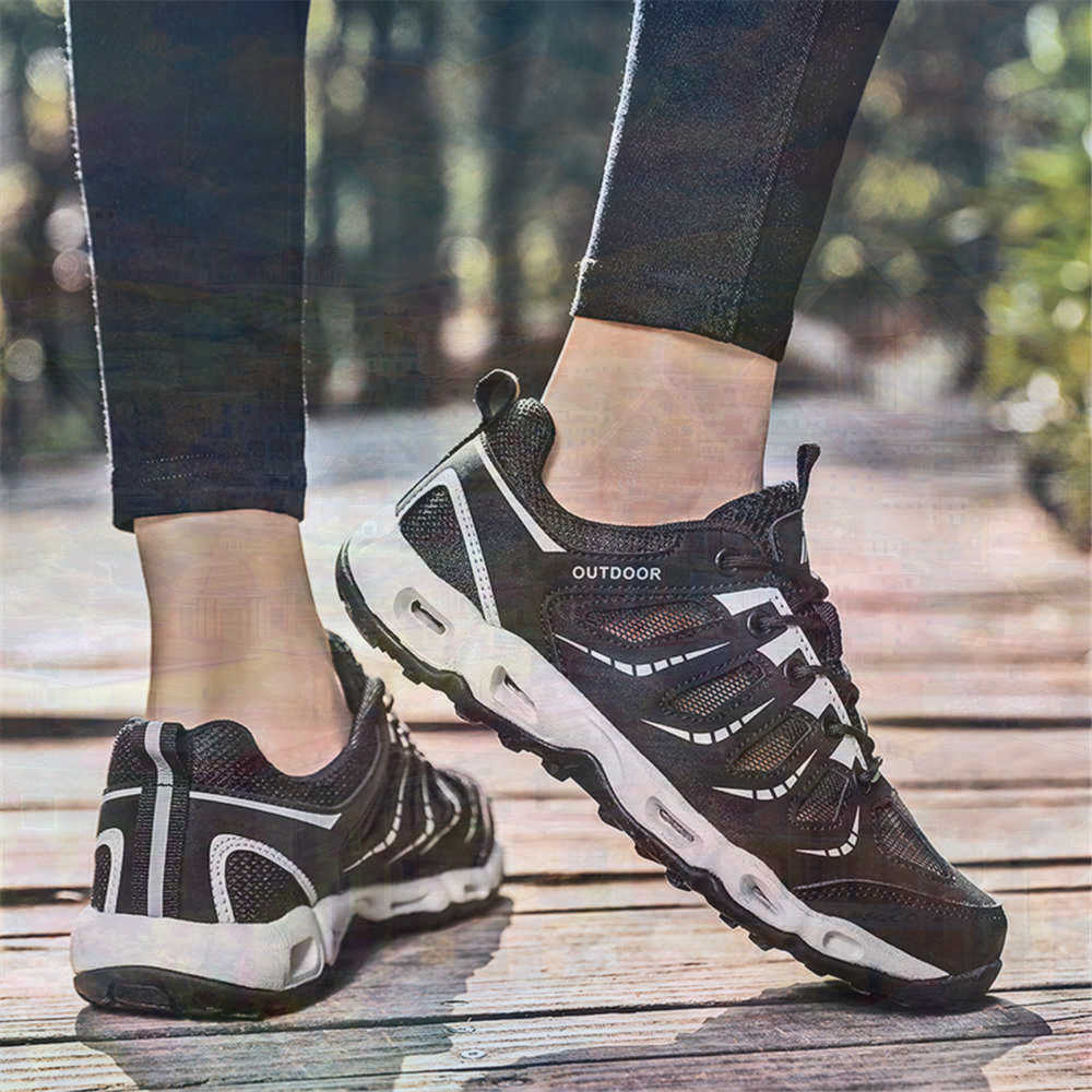 Sumer Round Tip Silver Sneaker - đánh giá và giá Luxury Lifestyle Lounge